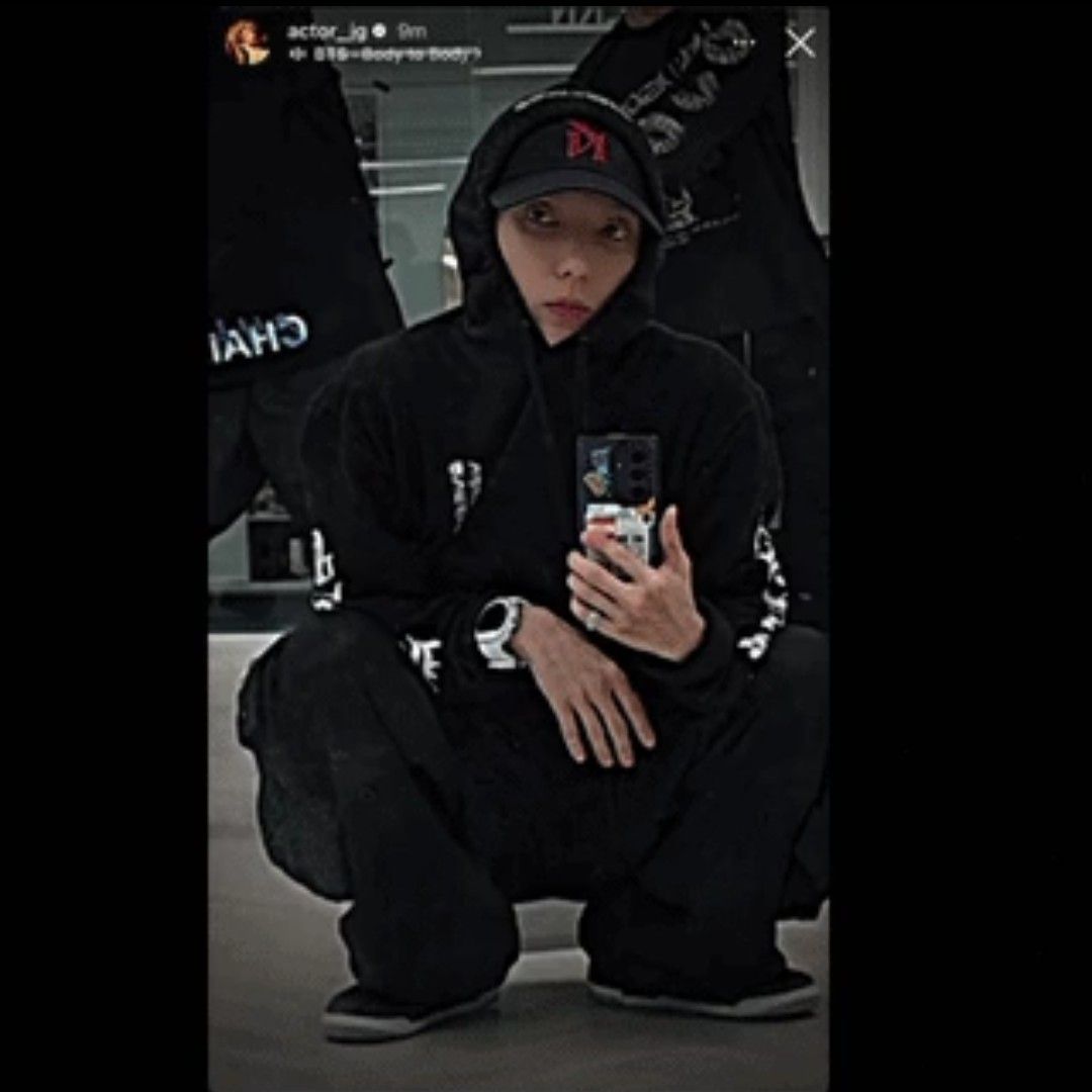 A moment captured by a fan of Lee Joongi