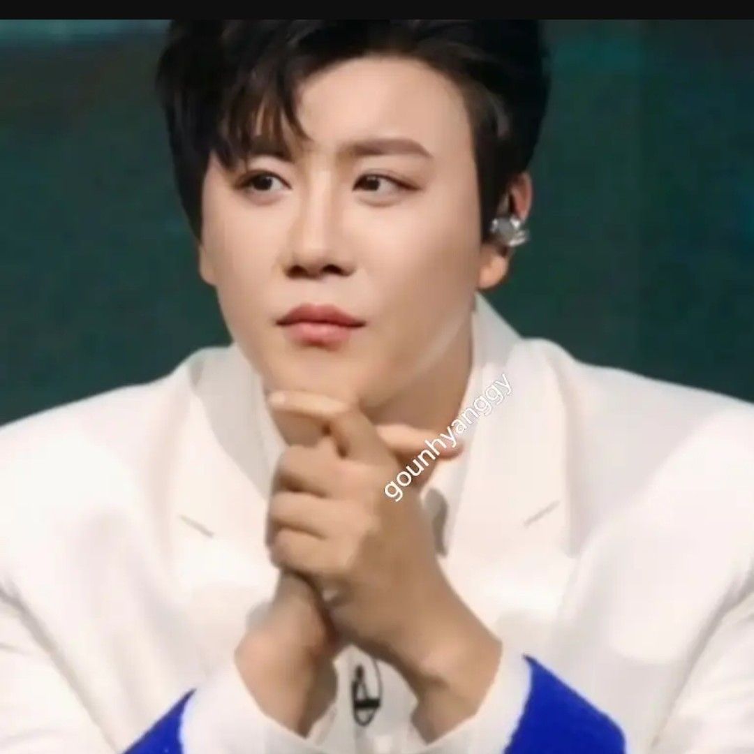 チン・ヘソンのビハインドカット