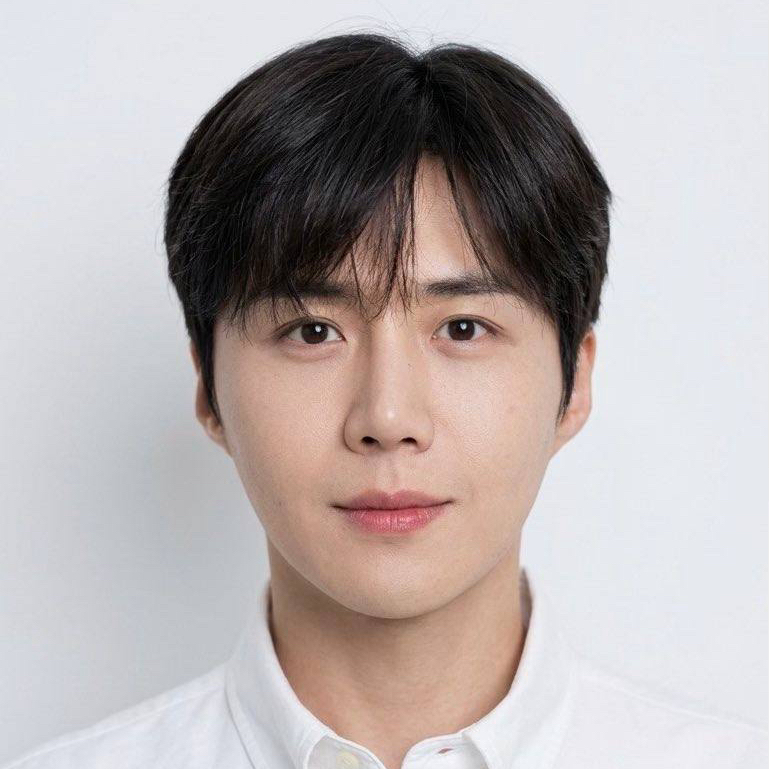 Behind-the-scenes cut of Kim Seonho