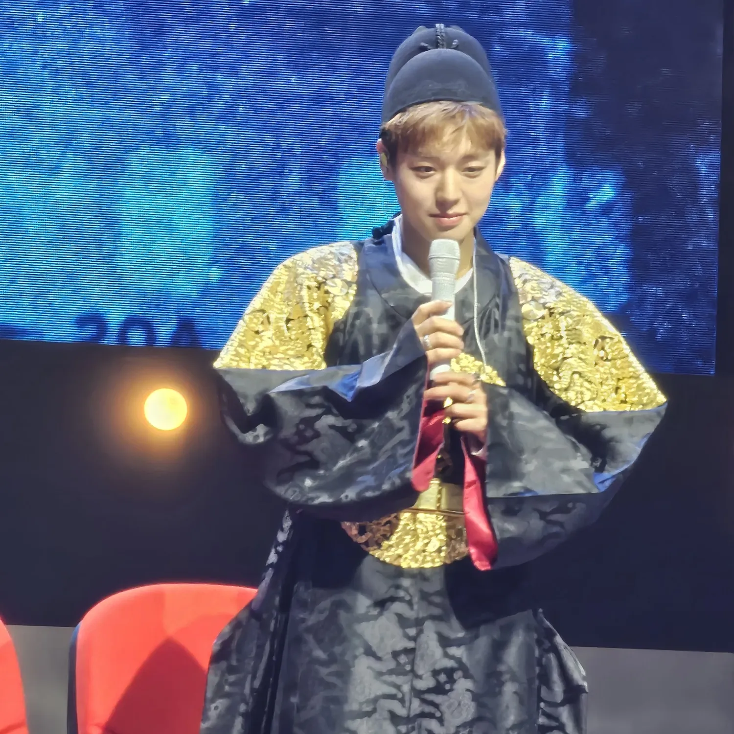 朴志训的最新照片