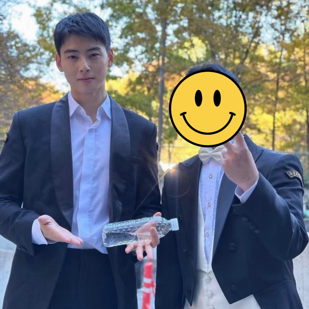 Behind-the-scenes cut of Cha Eunwoo