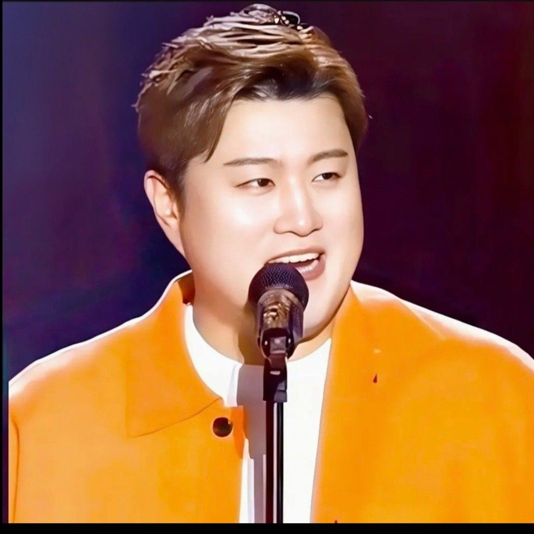 粉丝拍下的金浩中瞬间