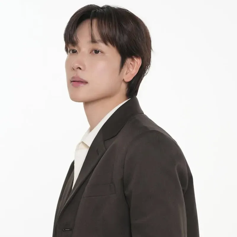 Latest photo of Yim Siwan