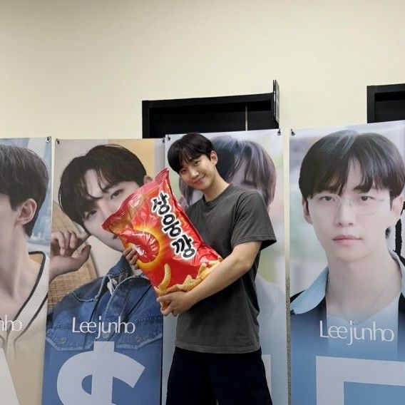 イ・ジュノの最新写真