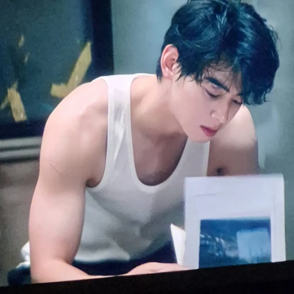 Recent activity shot of Cha Eunwoo