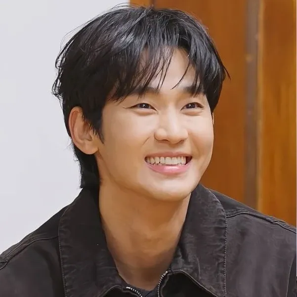 Behind-the-scenes cut of Kim Soohyun