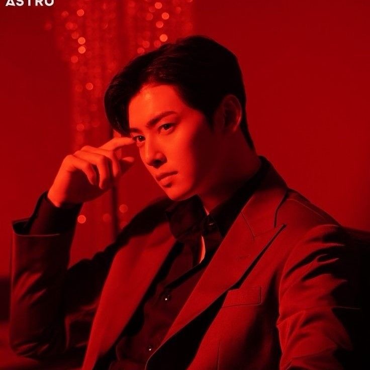 Recent activity shot of Cha Eunwoo