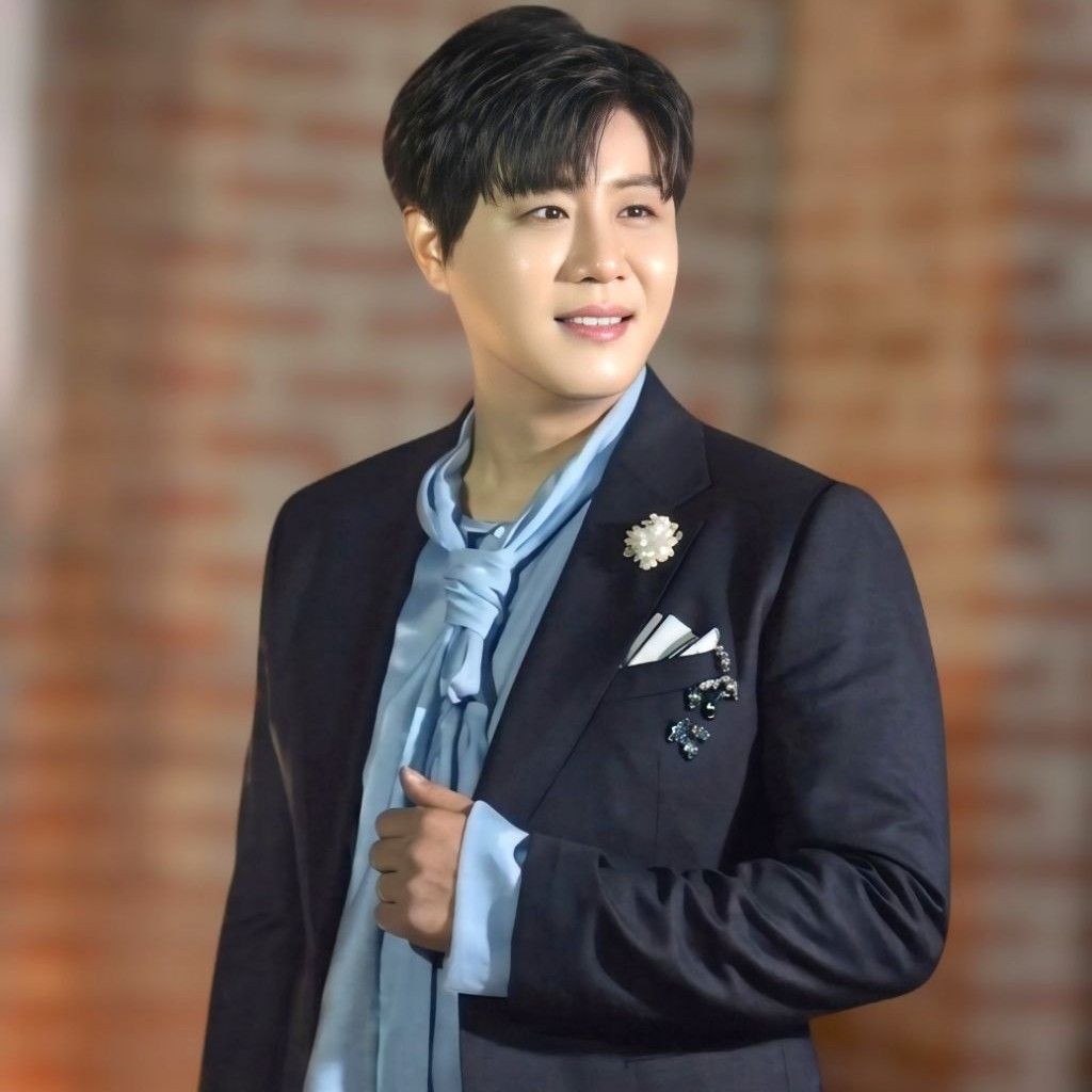 Behind-the-scenes cut of Jin Haesung