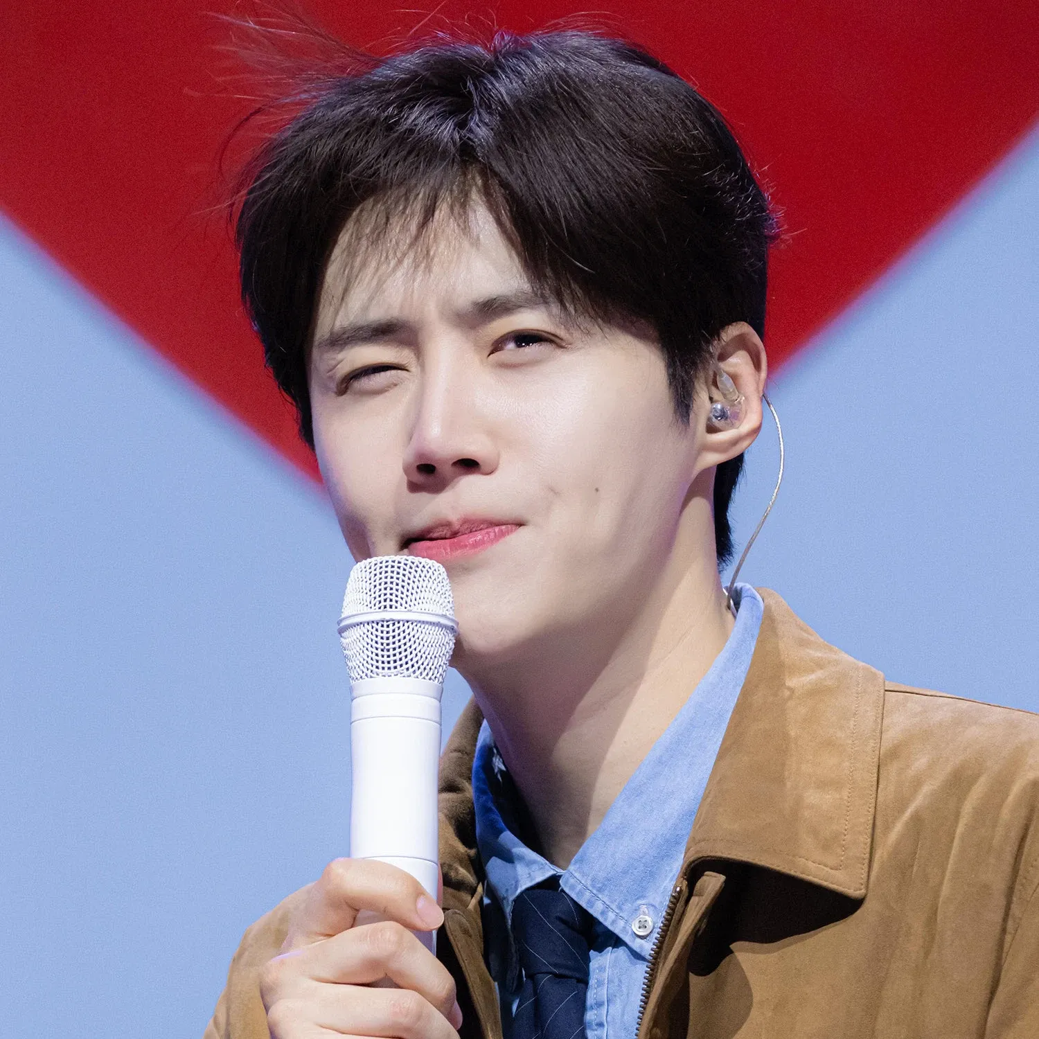 Foto kegiatan terbaru dari Kim Seonho