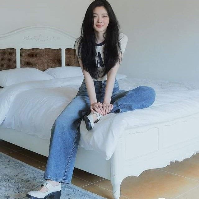 Behind-the-scenes cut of Kim Youjung