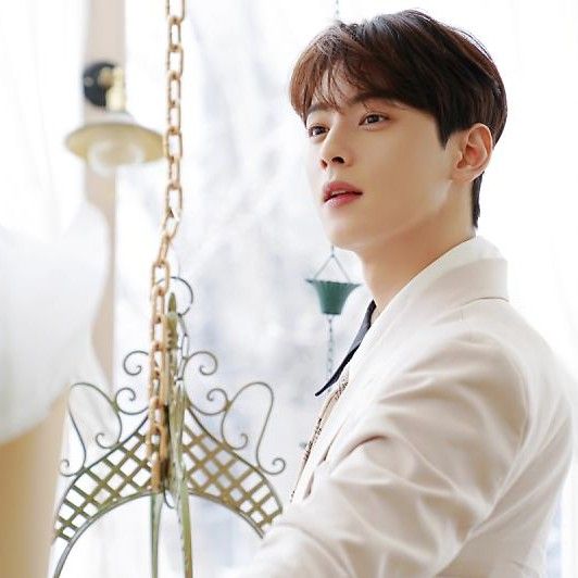 粉丝拍下的车银优瞬间