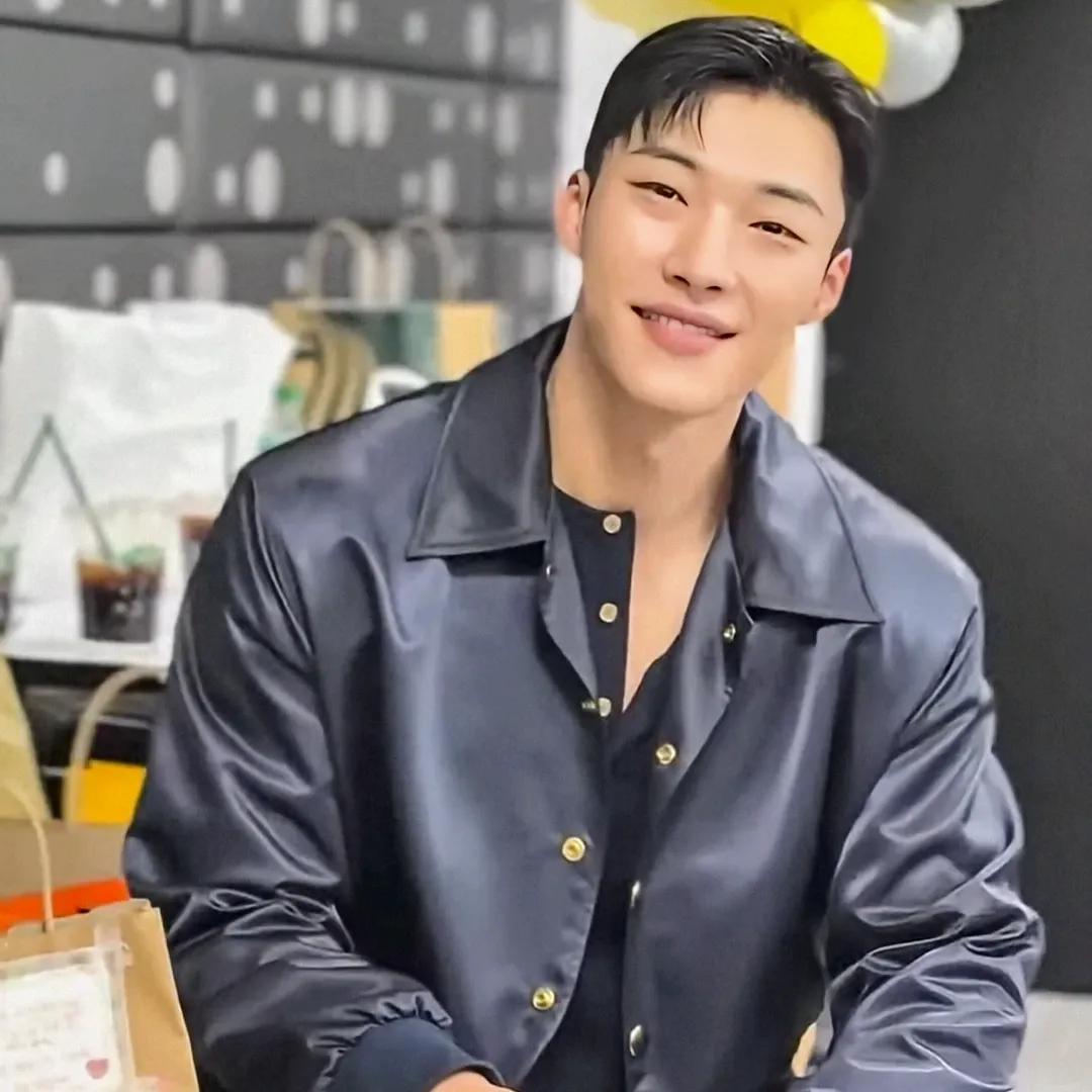 A moment captured by a fan of Woo Dohwan