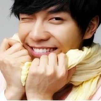 イ・スンギの最近の活動ショット