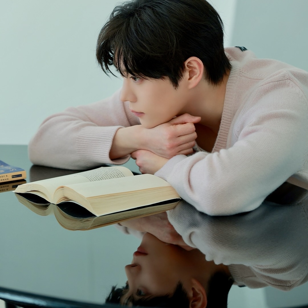 Behind-the-scenes cut of Kim Youngdae