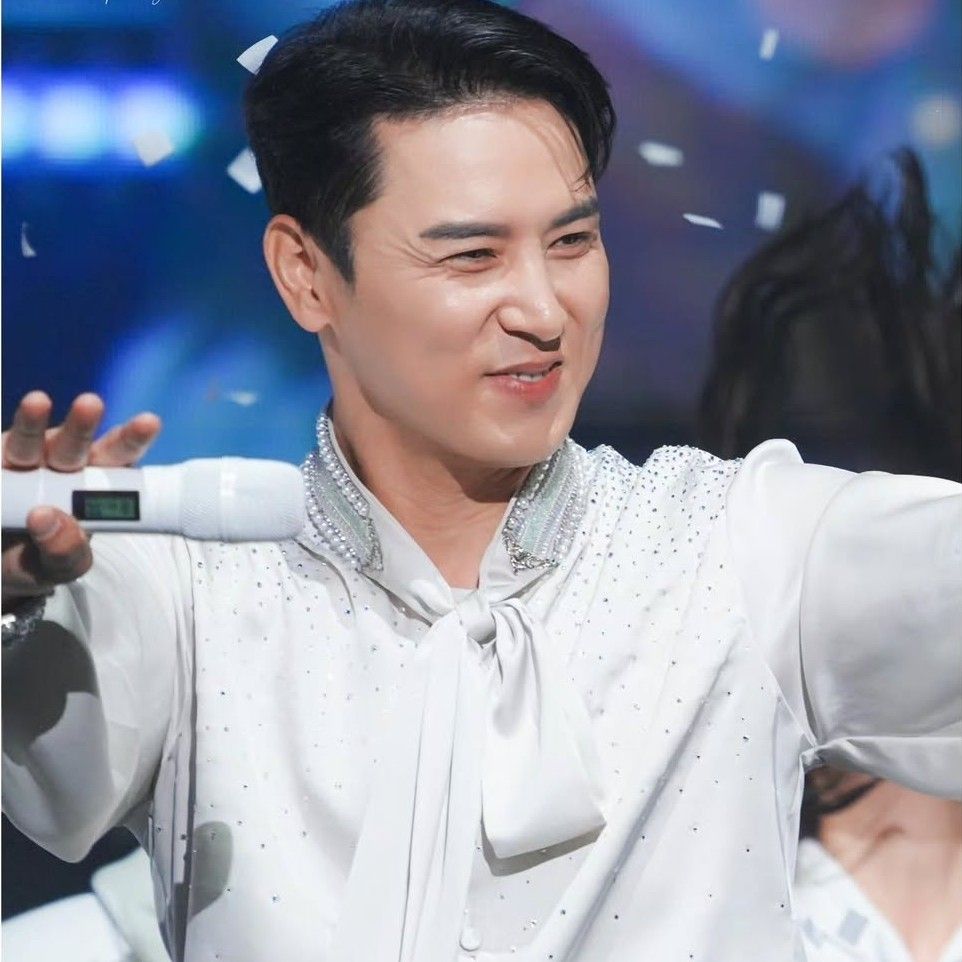 チャン・ミンホの最近の活動ショット