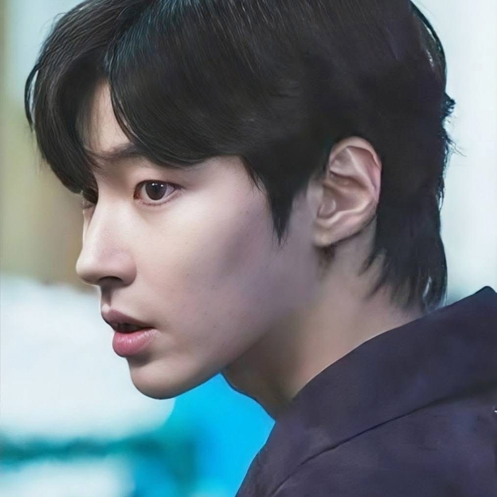 A moment captured by a fan of Hwang Inyoup