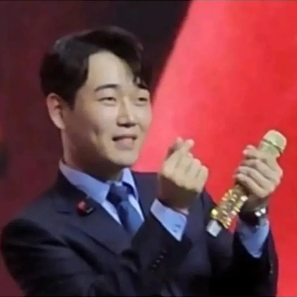 Latest photo of Hwang Youngwoong