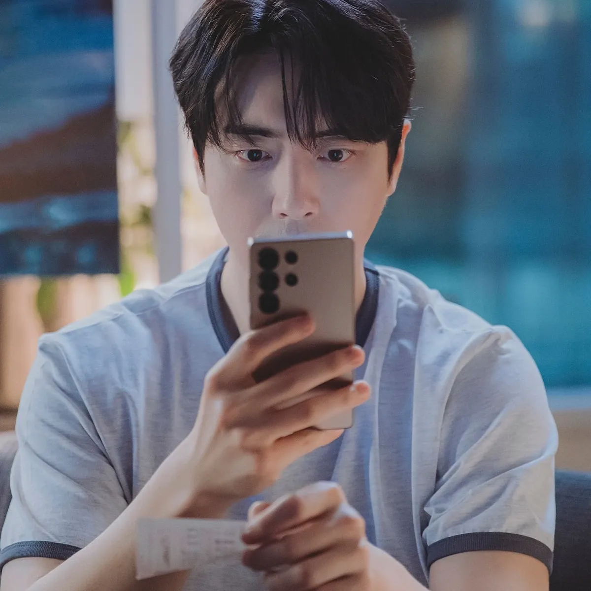 Behind-the-scenes cut of Lee Joonhyuk
