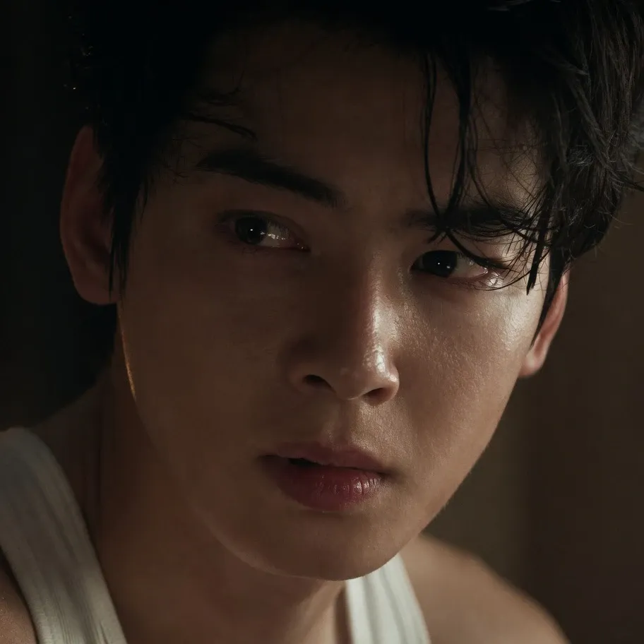 Recent activity shot of Cha Eunwoo