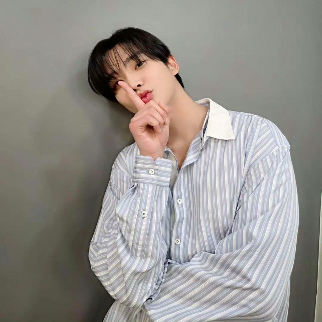 Momen yang diabadikan oleh penggemar Rowoon