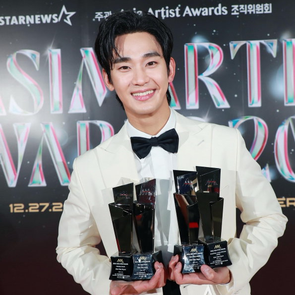 A moment captured by a fan of Kim Soohyun