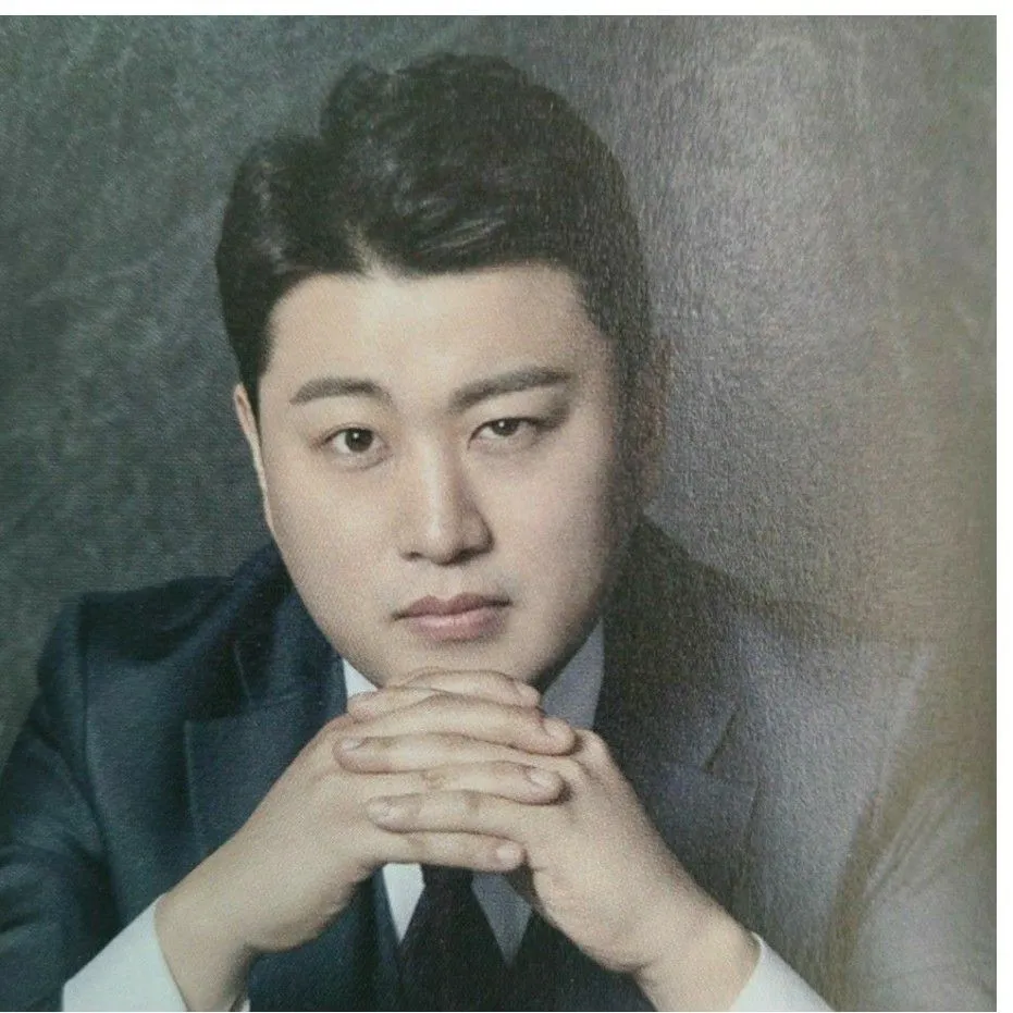 Behind-the-scenes cut of Kim Hojoong