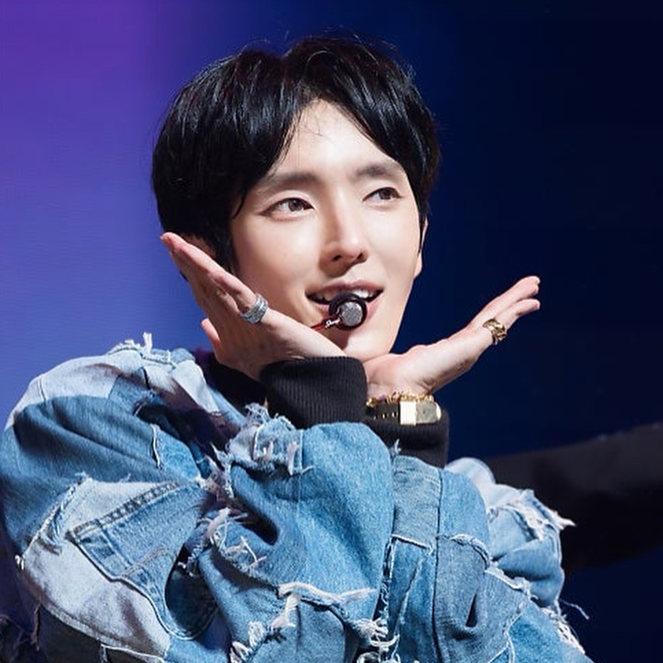 A moment captured by a fan of Lee Joongi