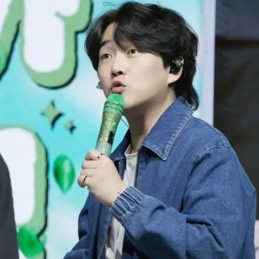 Latest photo of Hwang Youngwoong