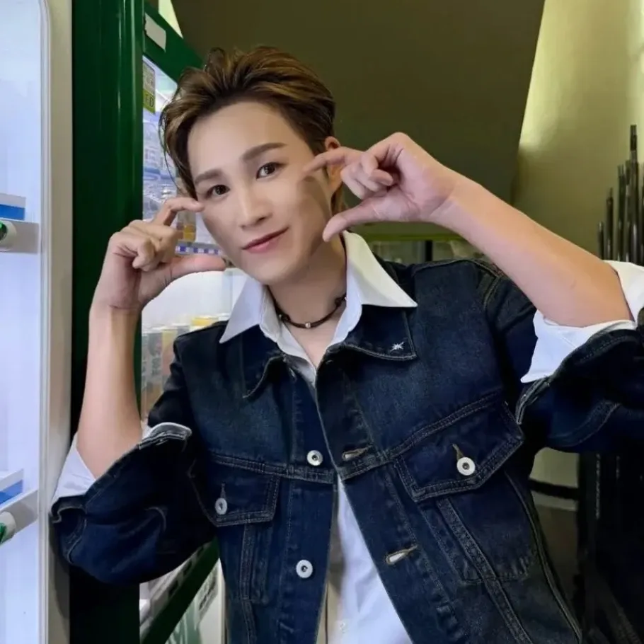 Foto kegiatan terbaru dari Kim Heejae