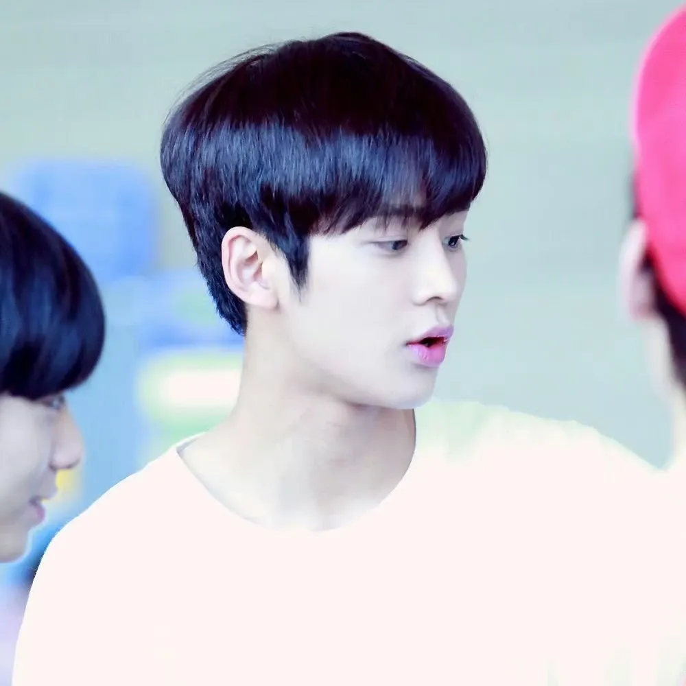 Momen yang diabadikan oleh penggemar Rowoon