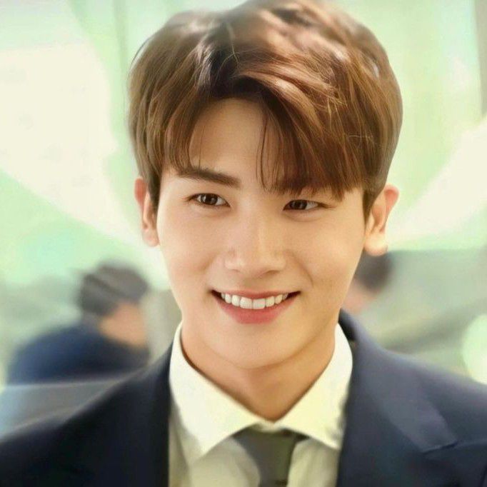 A moment captured by a fan of Park Hyungsik