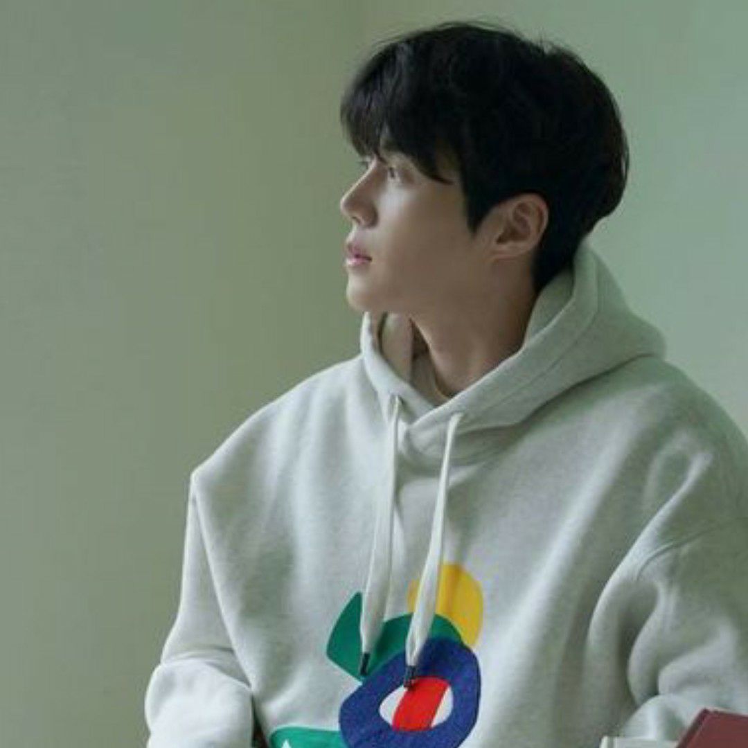 Recent activity shot of Kim Seonho