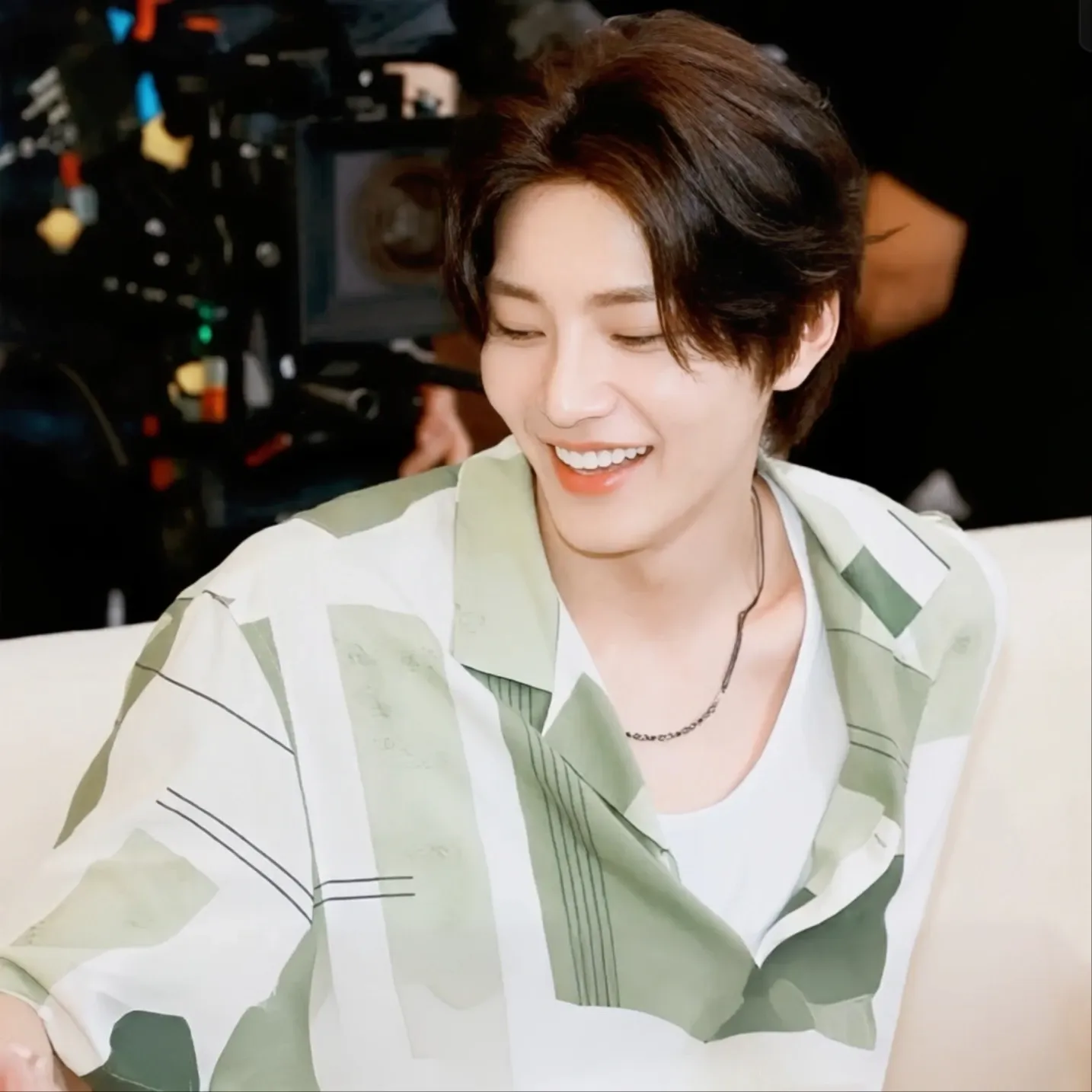 Behind-the-scenes cut of Kim Jaeyoung