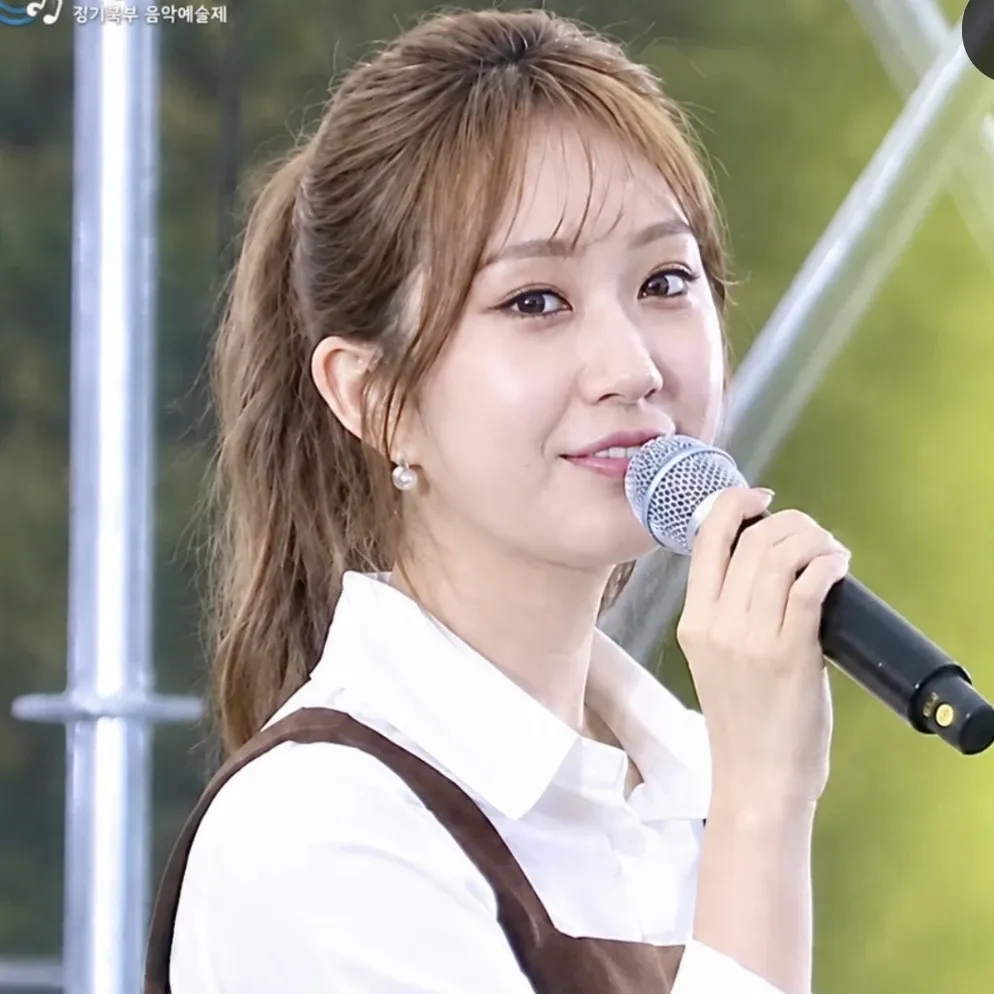 Cuplikan di balik layar dari Jeon Yujin