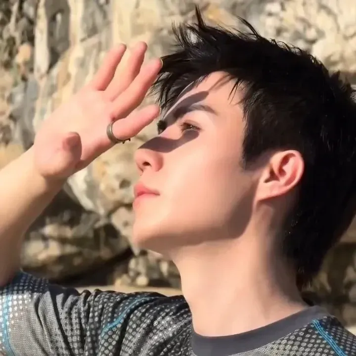 Behind-the-scenes cut of ZeePruk