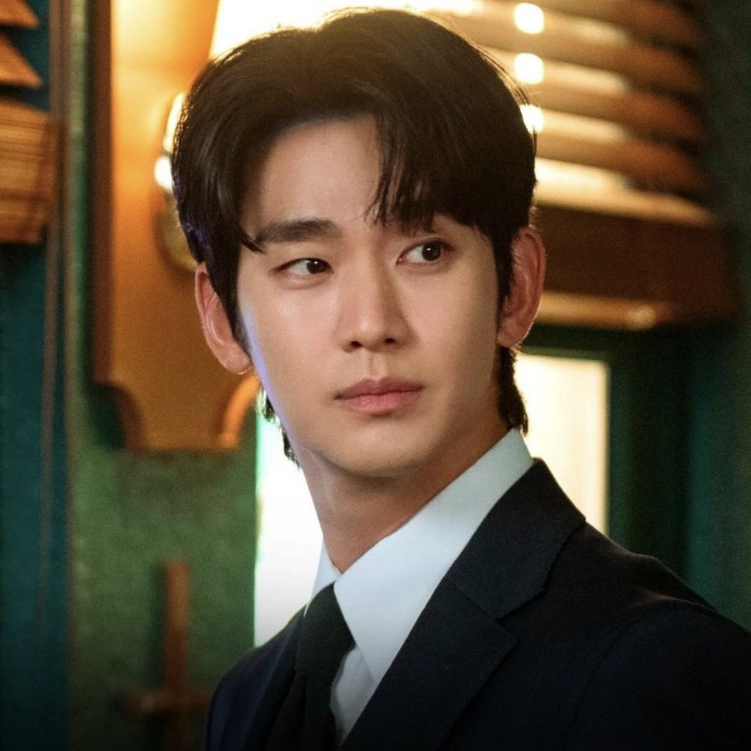 A moment captured by a fan of Kim Soohyun