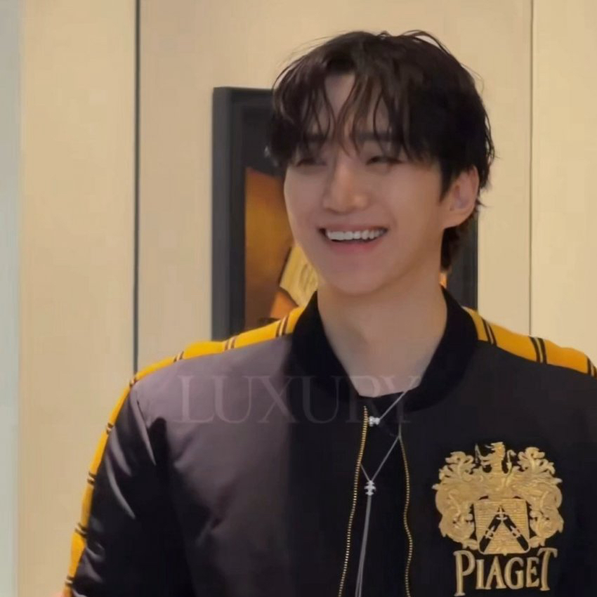 イ・ジュノのビハインドカット