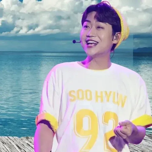 A moment captured by a fan of Min Soohyun