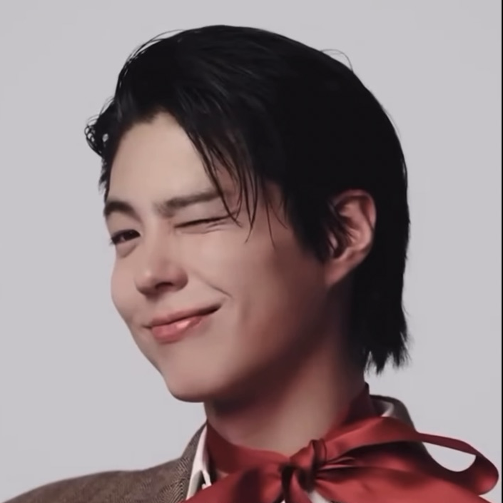 パク・ボゴムの最近の活動ショット