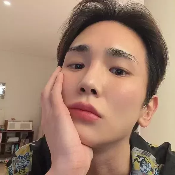 Behind-the-scenes cut of Key