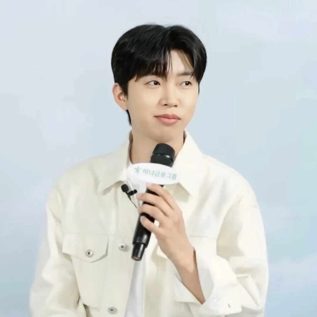 Momen yang diabadikan oleh penggemar Lim Youngwoong