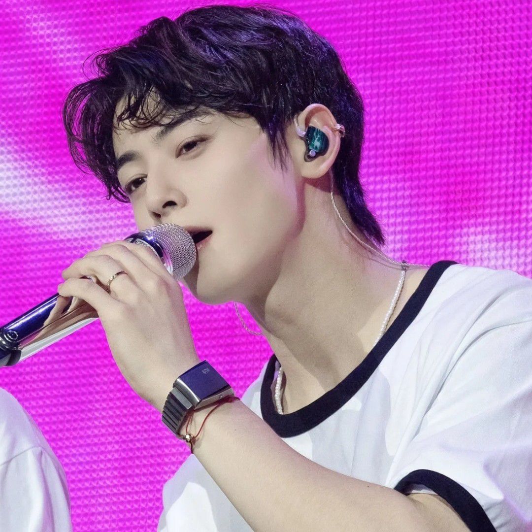 Foto terbaru dari Cha Eunwoo