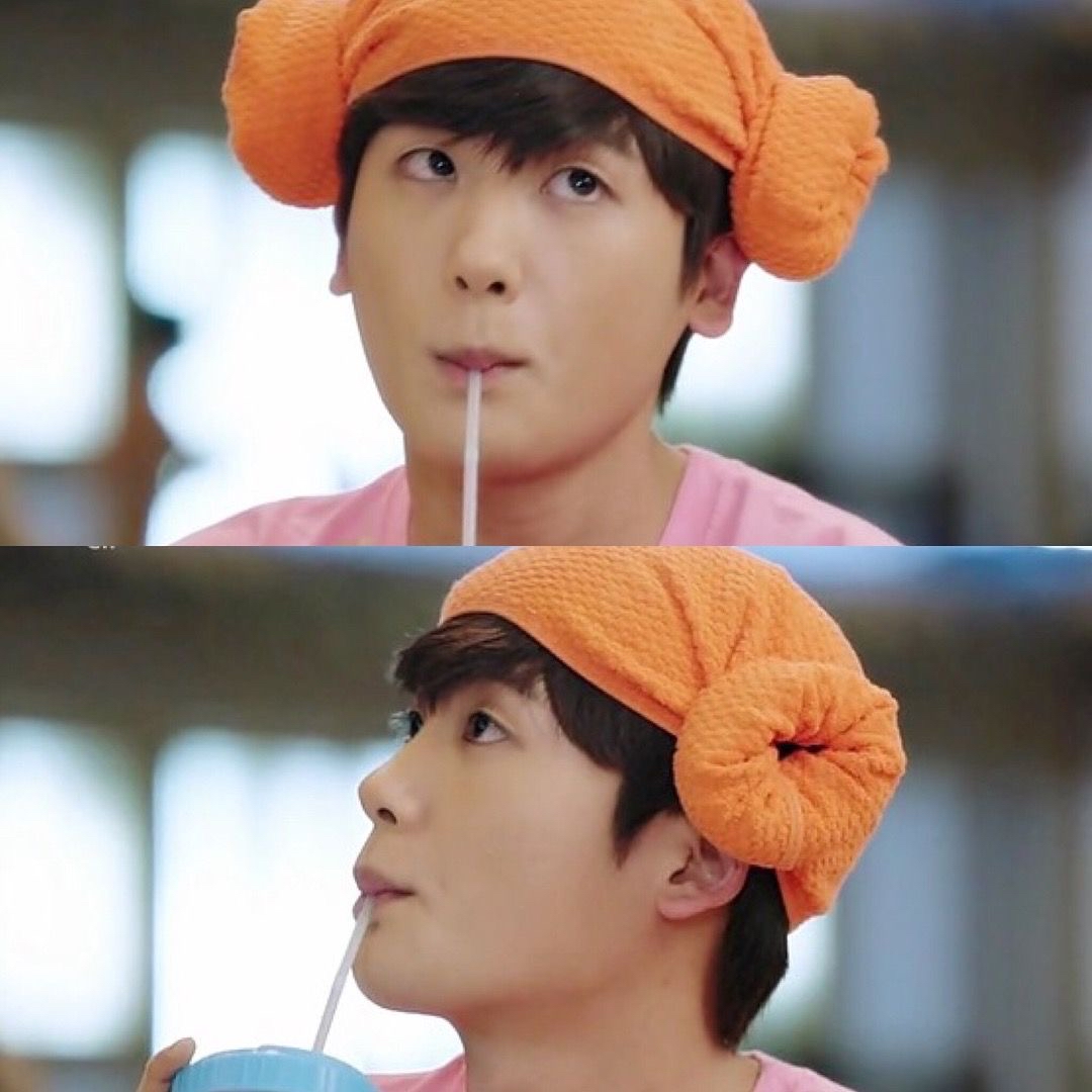 A moment captured by a fan of Park Hyungsik