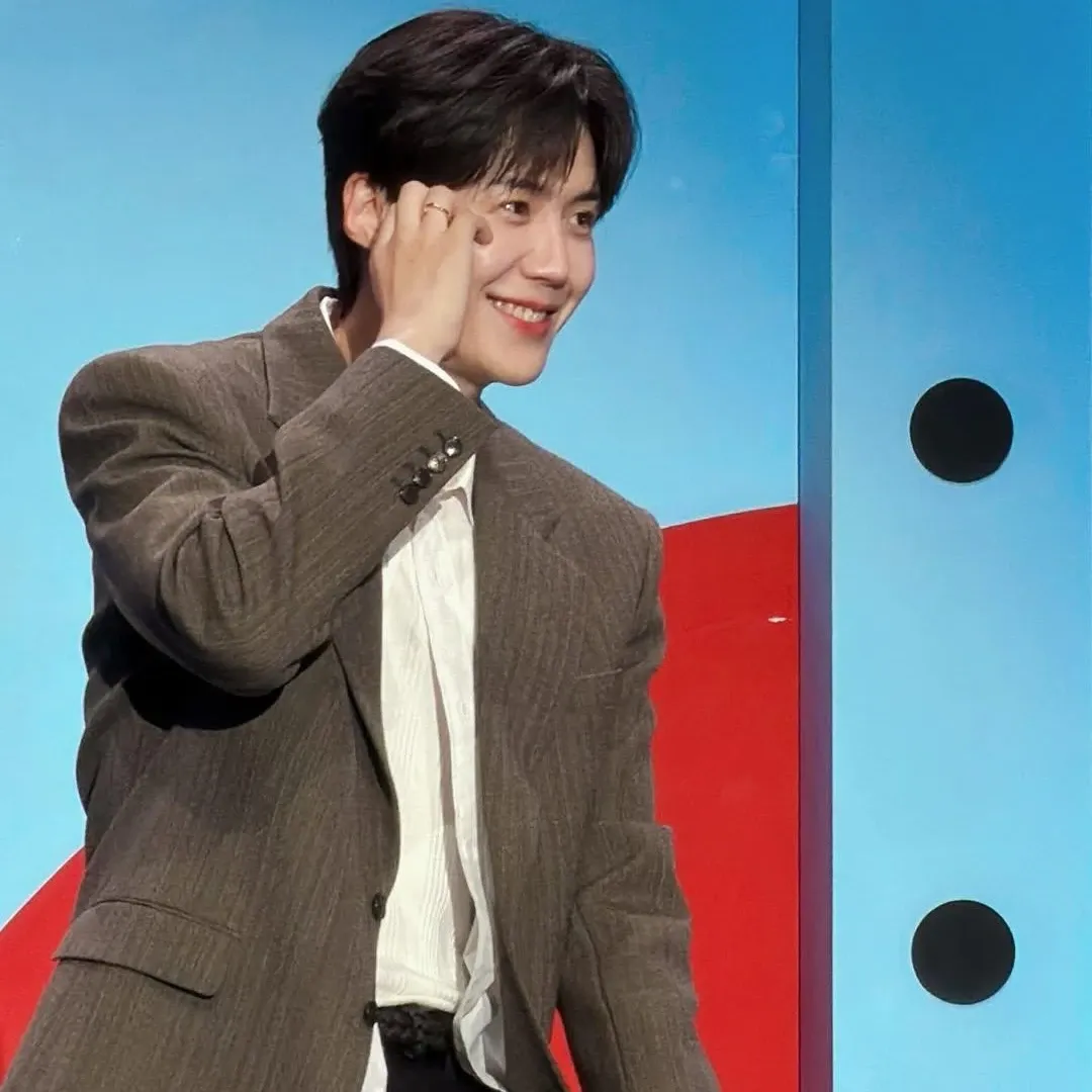 Behind-the-scenes cut of Kim Seonho