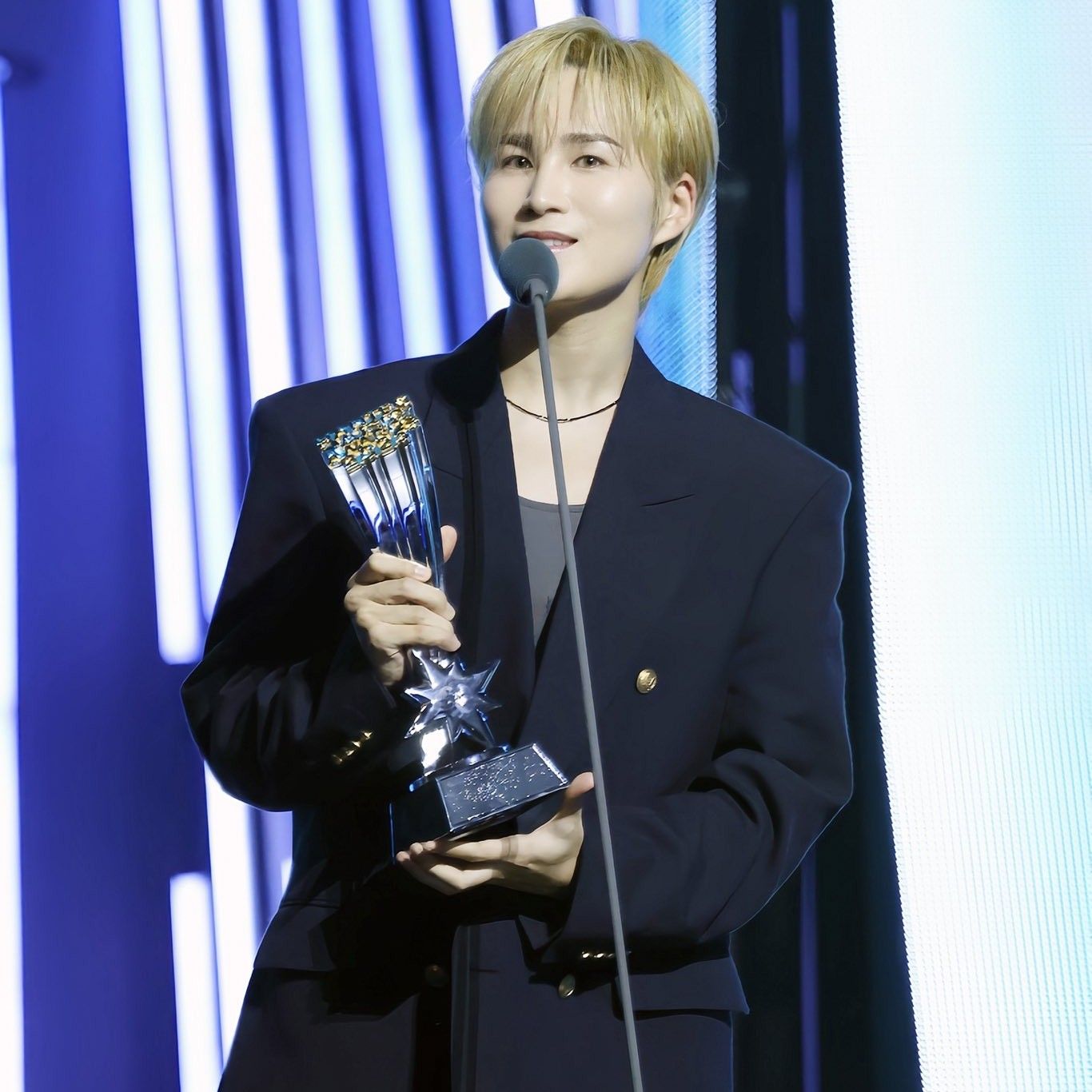 金熙栽的最新照片