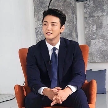 Latest photo of Yoon Shiyoon