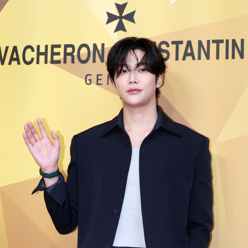 Cuplikan di balik layar dari Rowoon