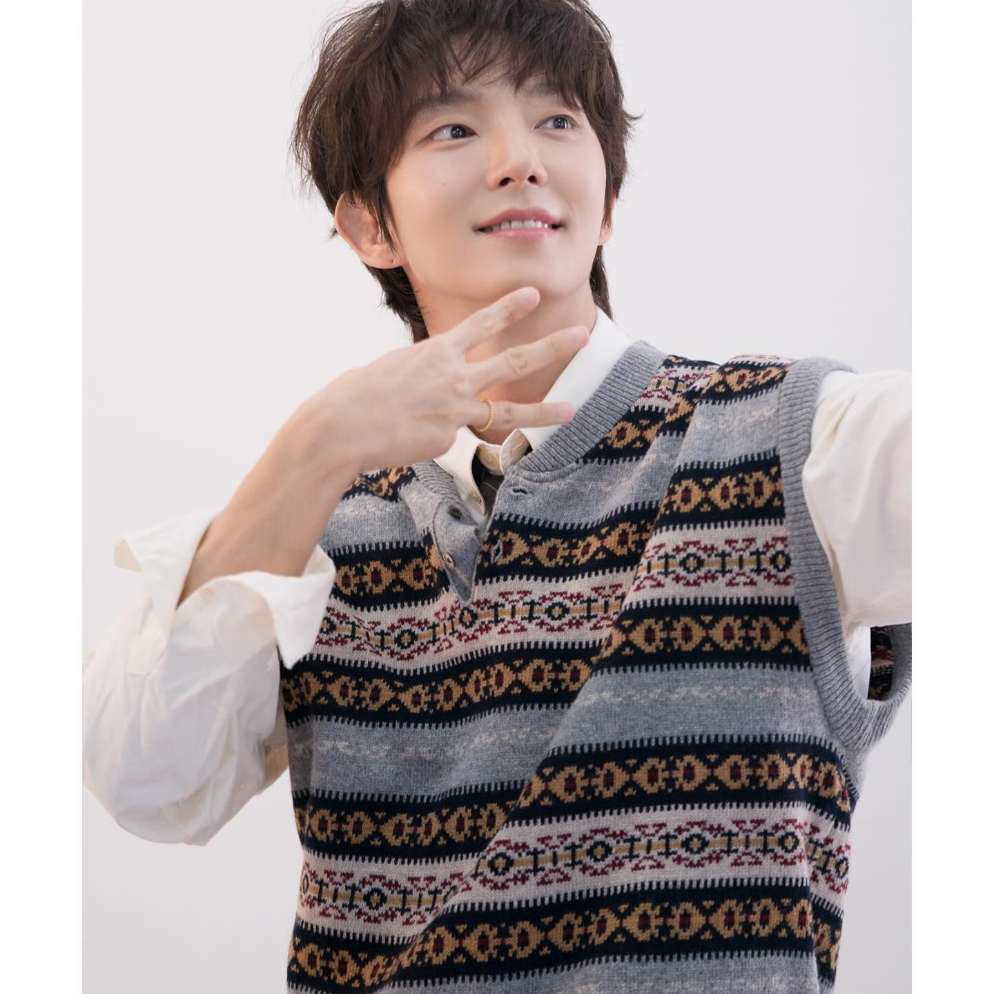 Behind-the-scenes cut of Lee Joongi