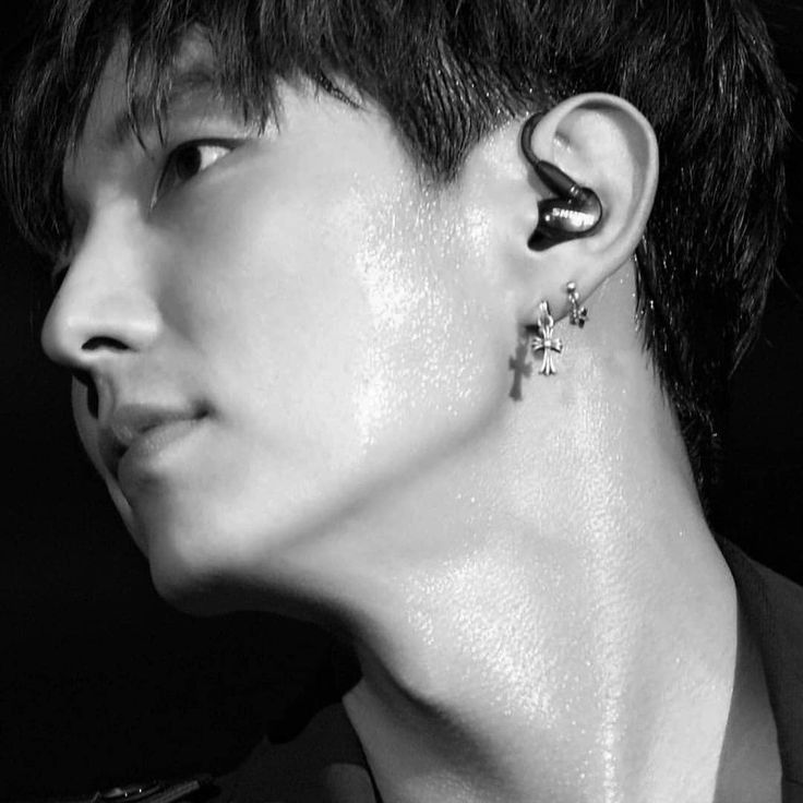 Behind-the-scenes cut of Lee Joongi