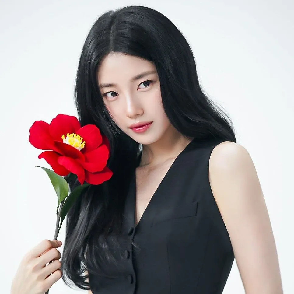 Latest photo of Bae Suzy